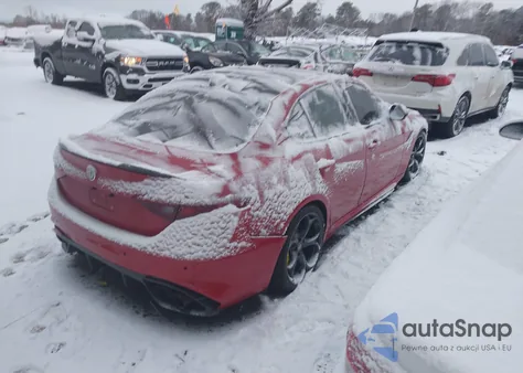 2022 Alfa Romeo Giulia Quadrifoglio Rwd z USA, uszkodzony, nr VIN ZARFAMEVXN7659596